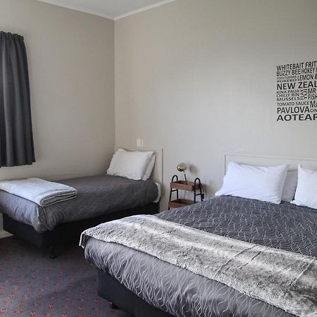 Hokitika Pioneer Hotel Exterior photo