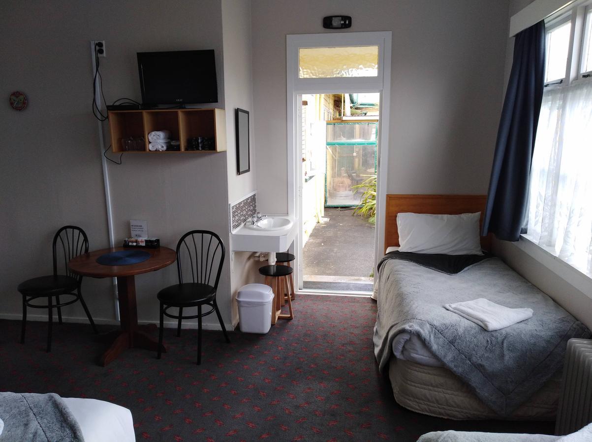 Hokitika Pioneer Hotel Exterior photo